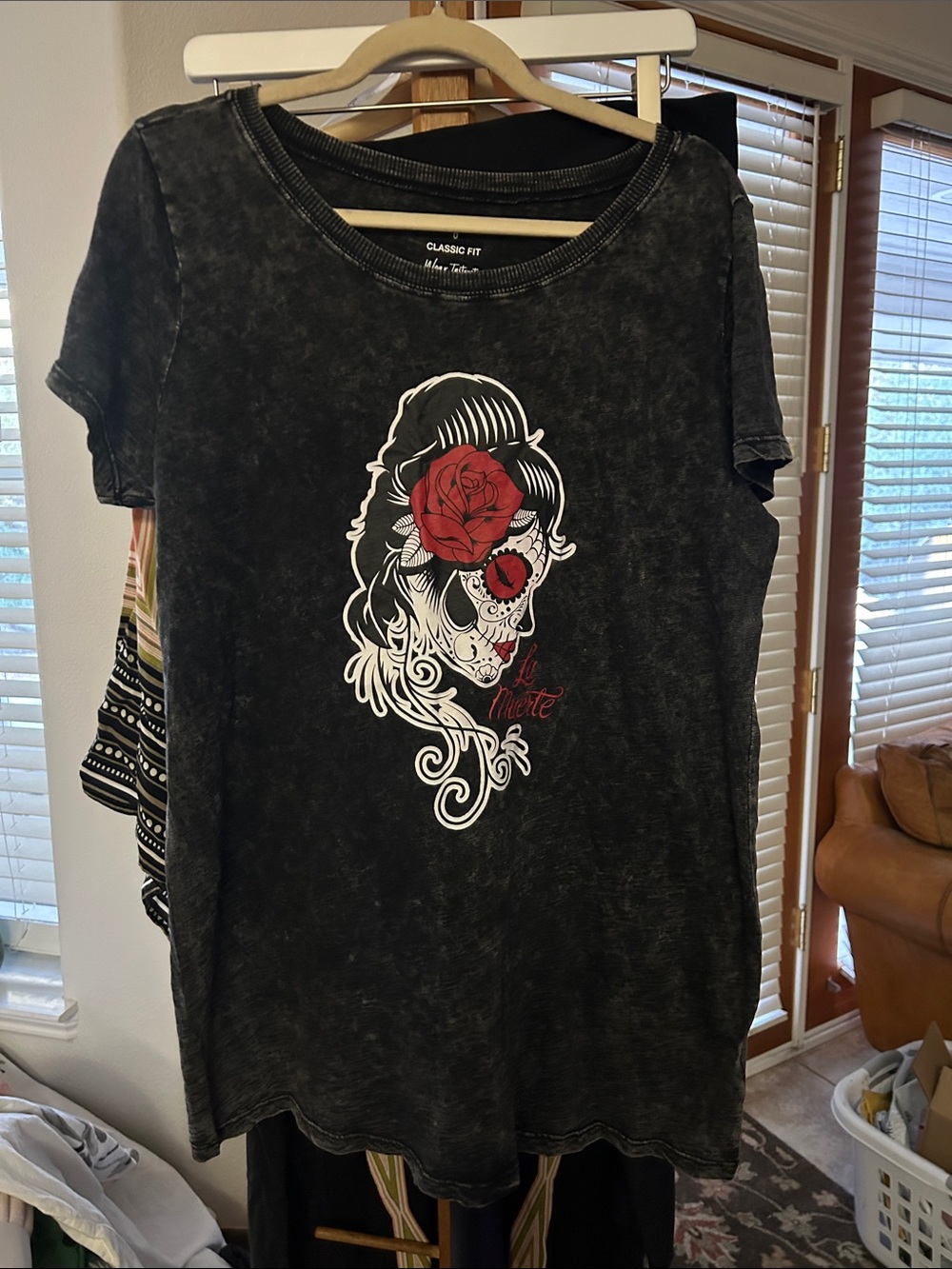 Torrid Classic Fit Black Graphic Tee with Red Rose Accent VGUC